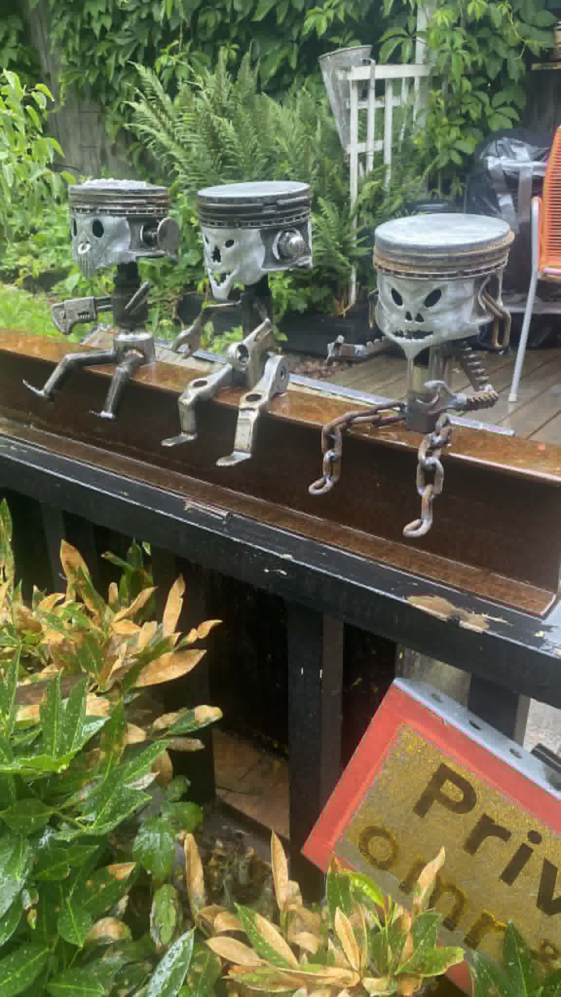 STEELHEADS, handgjord metallskulptur från Steelshop
